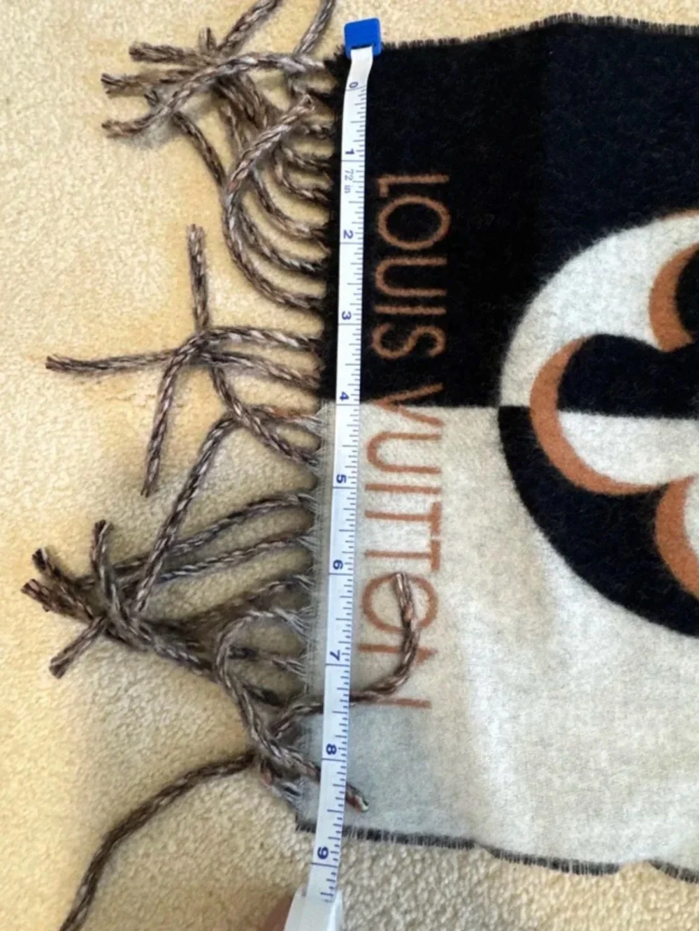 Brand New Louis Vuitton Duo Infinity Scarf.
